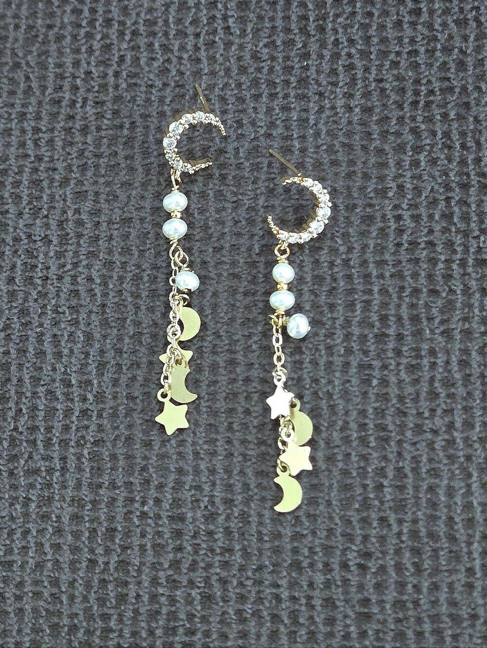 La Meno Moon🌙 and Star⭐ Dangle Earrings - Picture 2 of 14